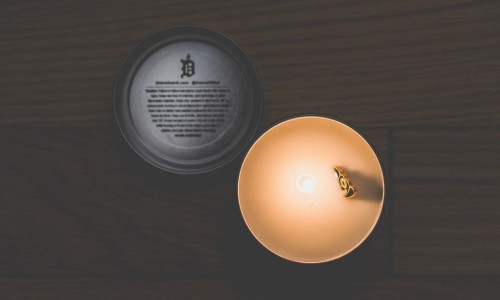 PINTRILL x DetroitWick 情人节联名限量 “Rose” 香氛蜡烛释出